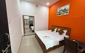 Shree Balaji Home Stay Ayodhya Contact Number 92782-97365